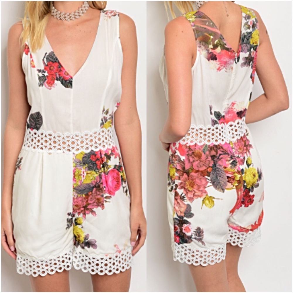 Gorgeous Ivory Floral V-Neck Romper Small - Picture 5 of 5
